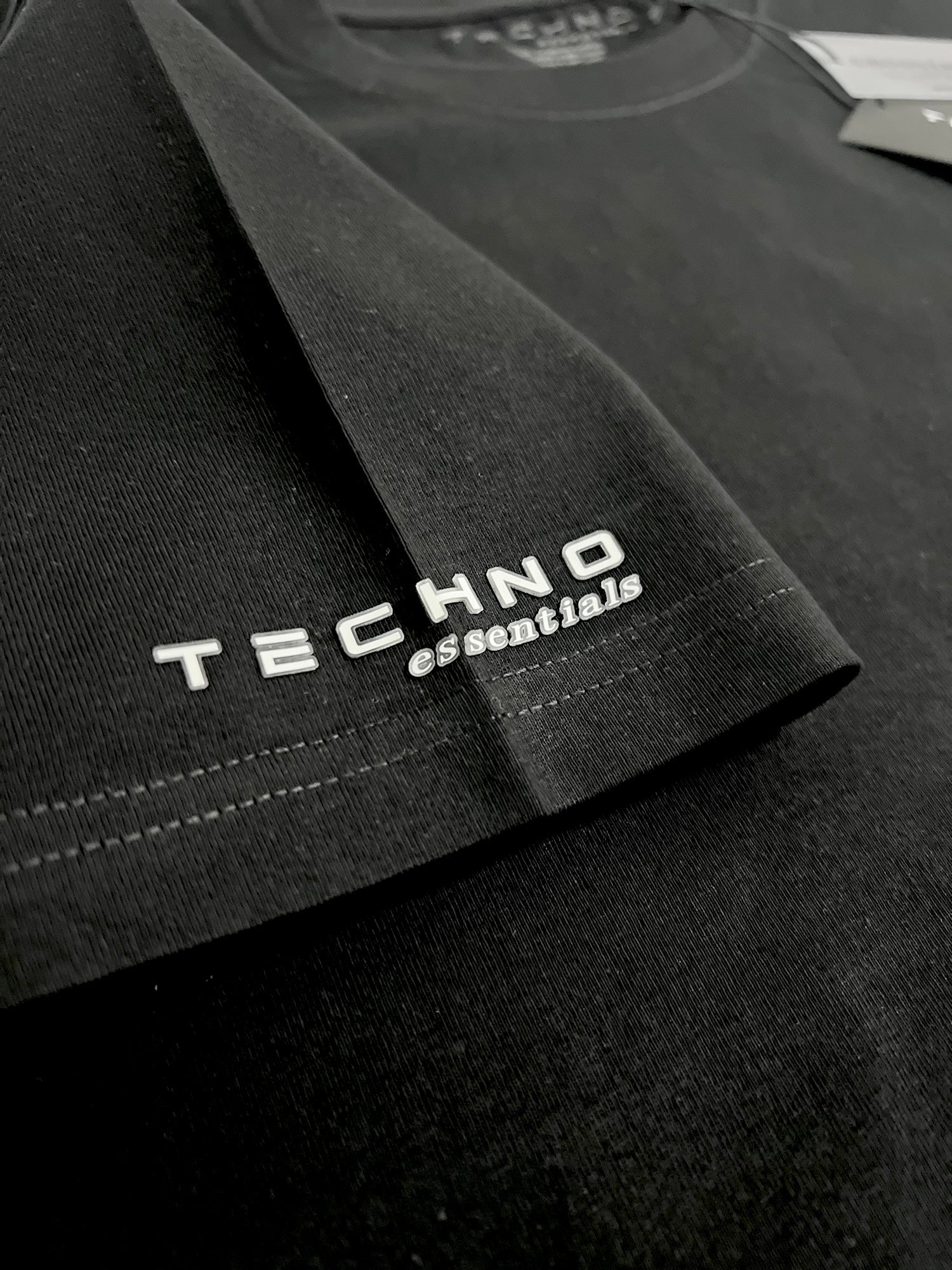 TECHNO essentials 100% Organic Cotton High Quality Oversized Drop Shoulder T-Shirt